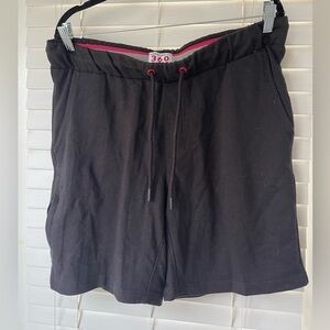 M Black sweatshorts medium